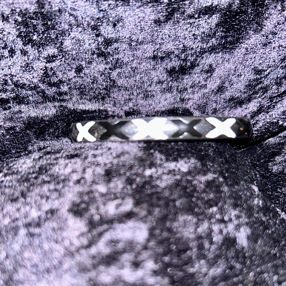 Premier Designs Limited Edition Silver Hinged Bracelet